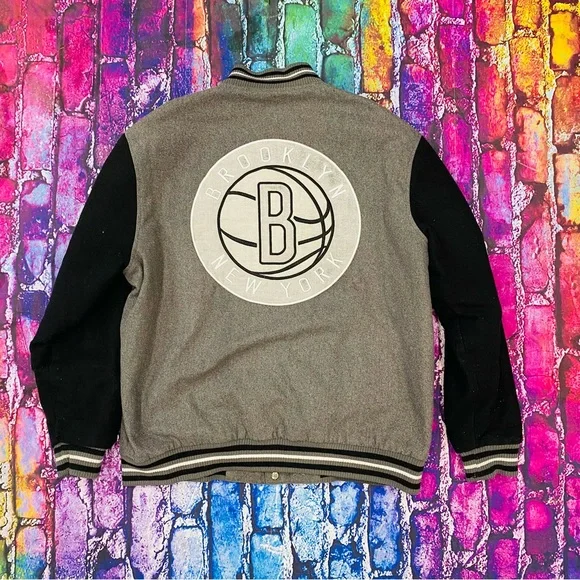 Men's Brooklyn Nets JH Design Gray/Black Embroidered Logo Reversible Fleece XL